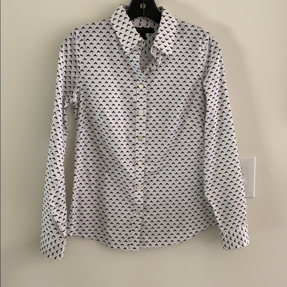 Like New Banana Republic Fitted Button Down Shirt